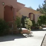 凯法利尼亚湾度假酒店